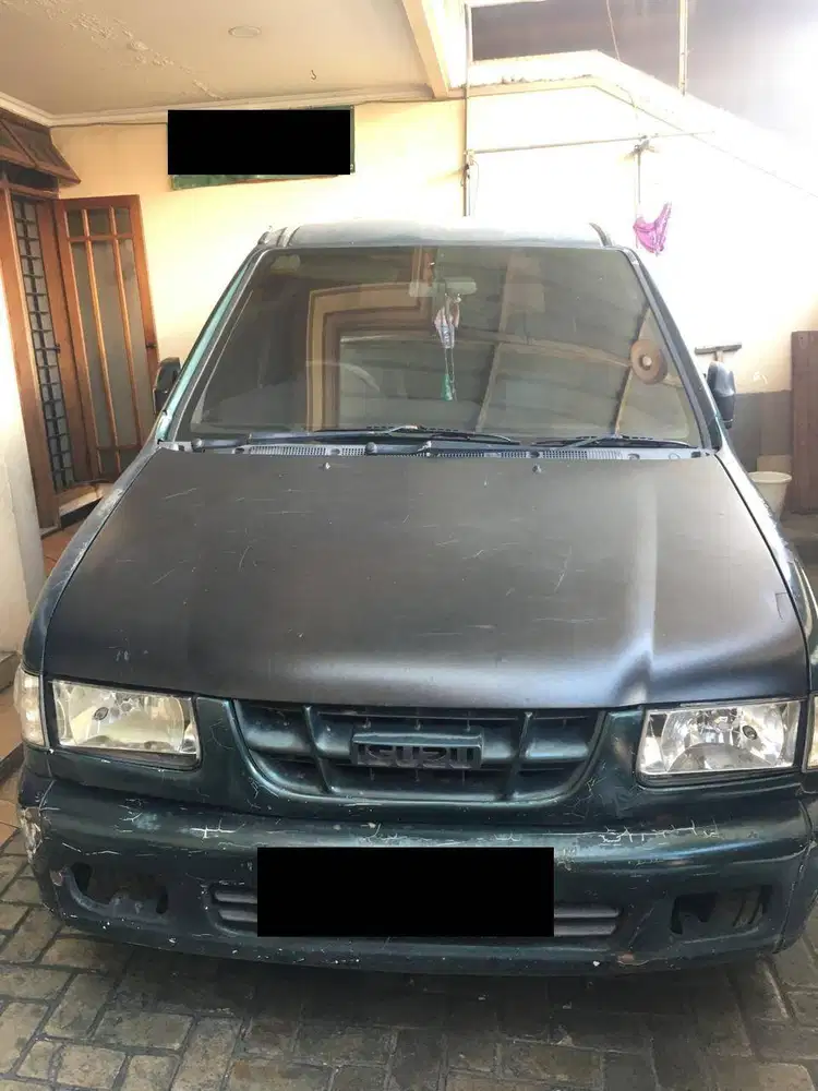isuzu panther LV 2,5 MT thn 2000