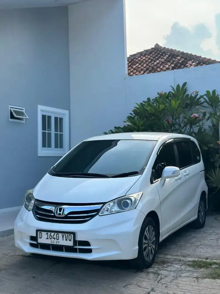 FREED 2013 SD HONDA