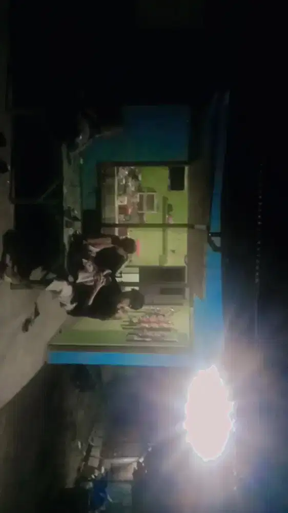 Jaga warkop&goreng an,jam kerja mulai 14:00-12:00,cuci gelas+melayani
