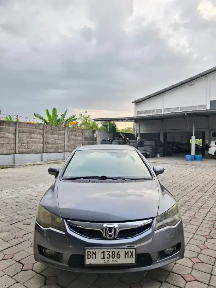 Civic 2009 1.8 matic. Km 170rb