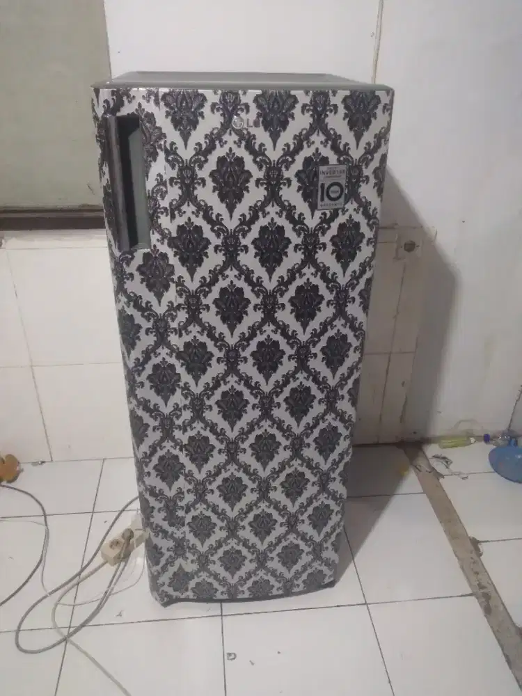 Freezer es batu/asi 6rak