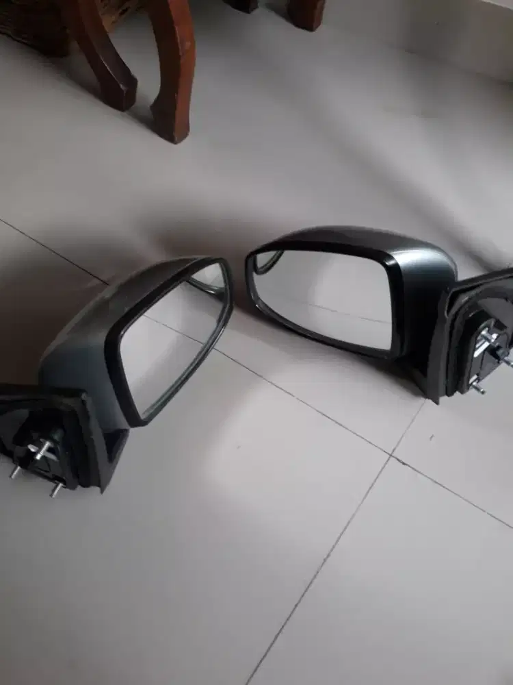 Tape dan spion luar