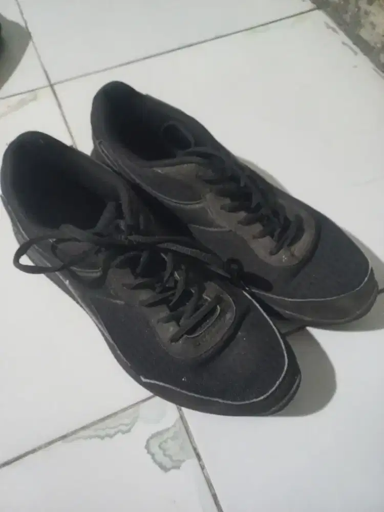 Sepatu Diadora Eagle 4 Uk. 42