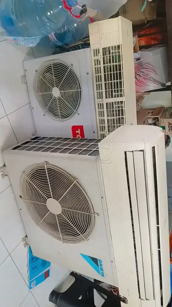 Menerima ac bekas rusak mati