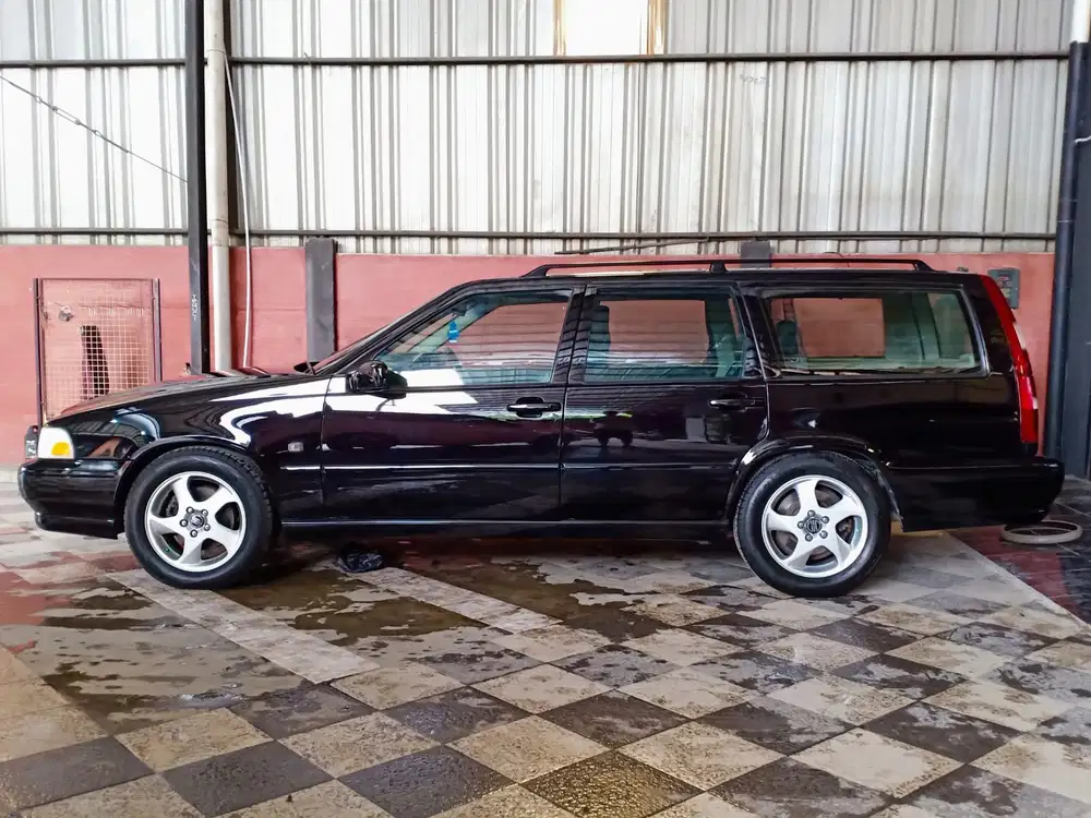 Dijual Volvo S70 T5 (TURBO) AT 1997