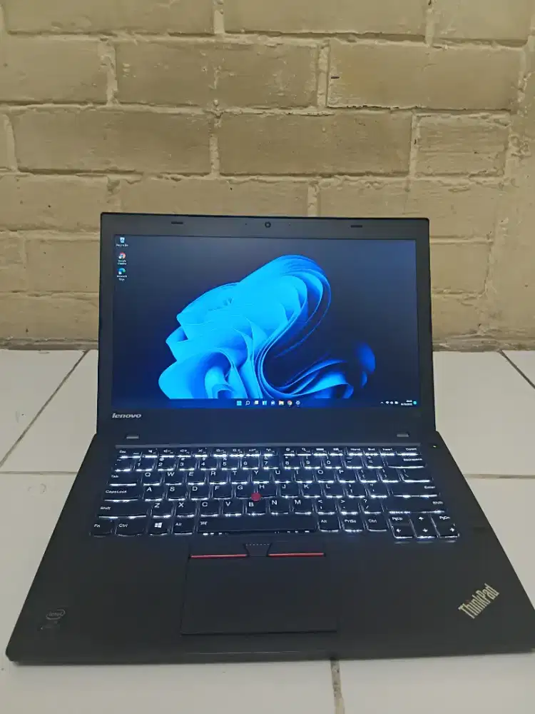 Lenovo Thinkpad T450 core i7 backlight like new