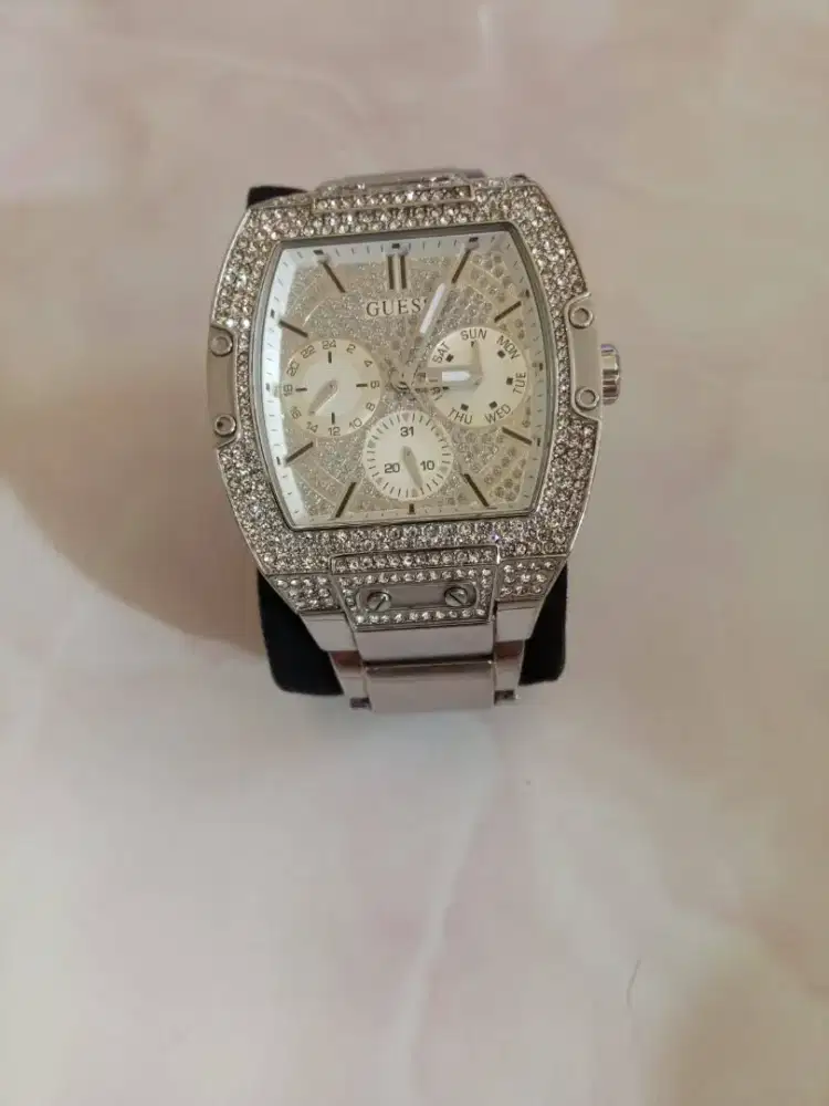 Jam tangan guess