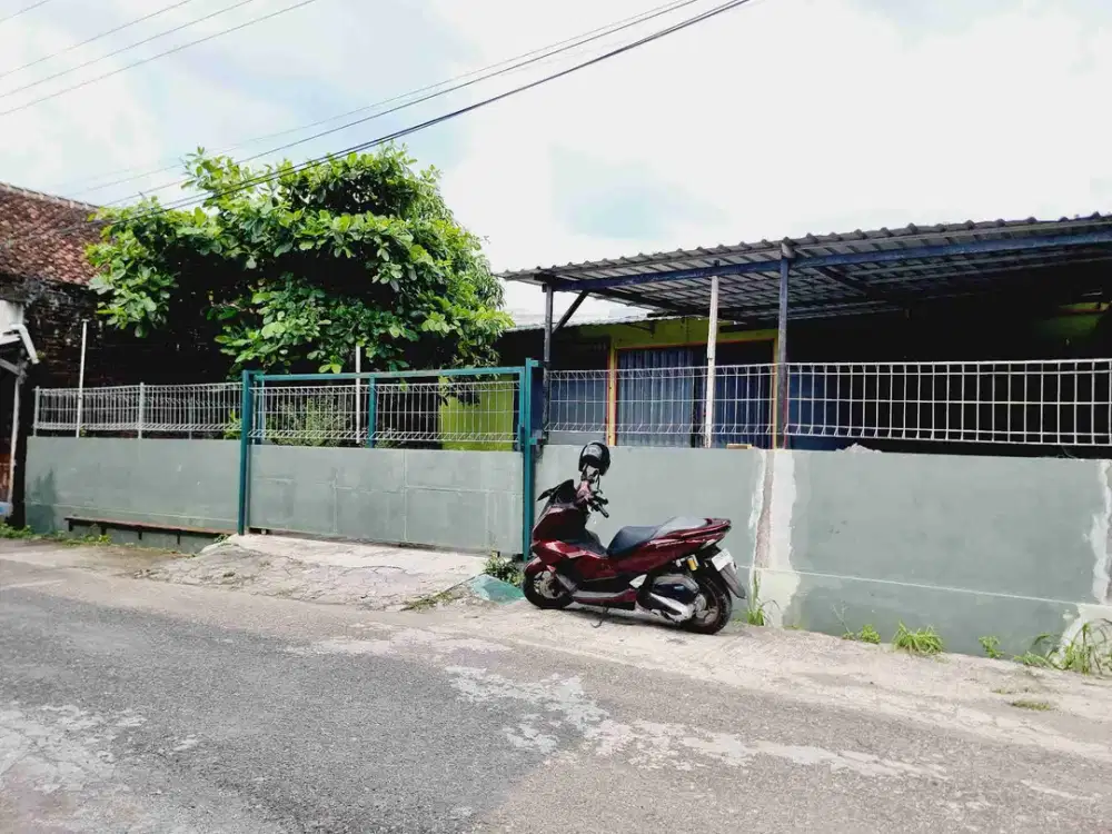 Gudang 274m² Eks Kayu Dekat RSUD Ngipang Solo