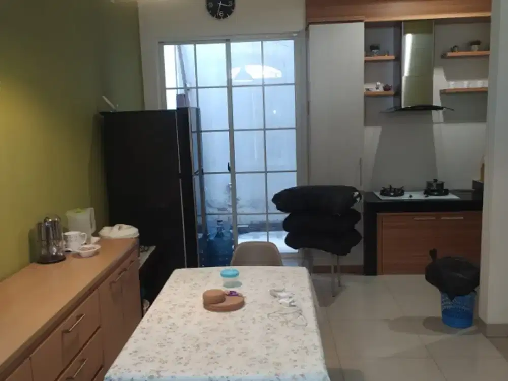Jual murah rumah di Green Lake City West Europe ada danau