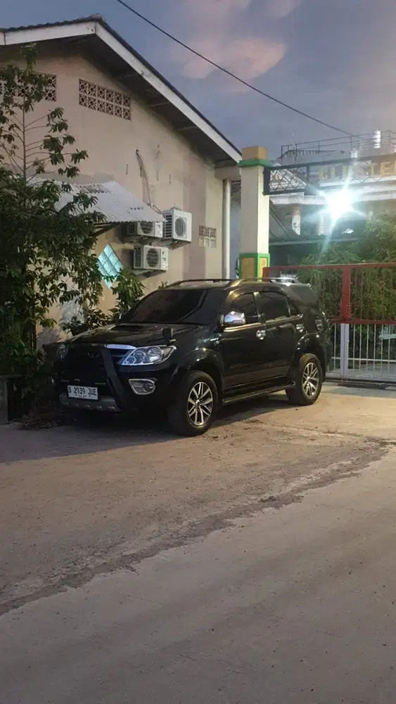 Toyota Fortuner 2005 Bensin