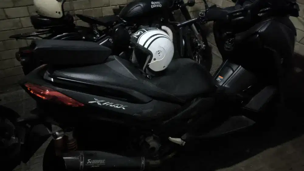 Xmax hitam 2019