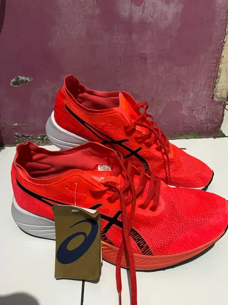 Sepatu running asics magic speed