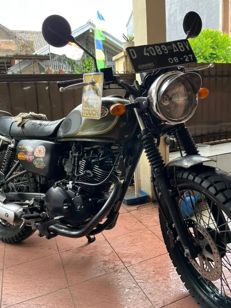 Kawasaki w175 se