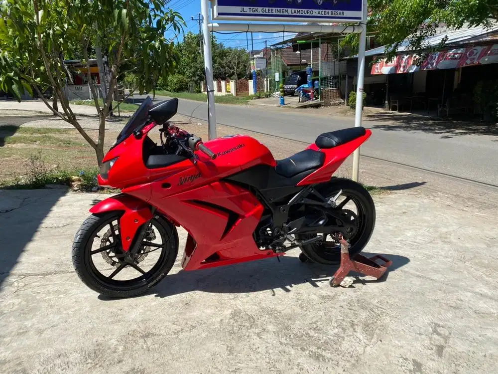 Di jual kawasaki NINJA 250 tahun 2010 stnk hilang