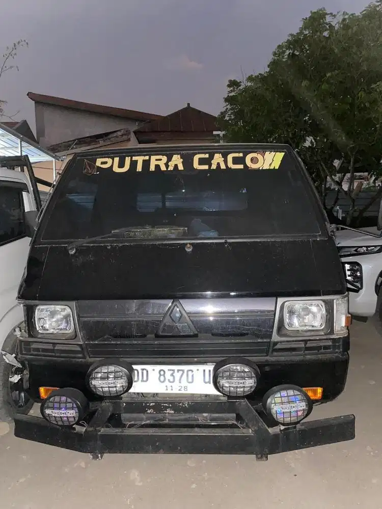 MITSUBISHI COLT L300 PU