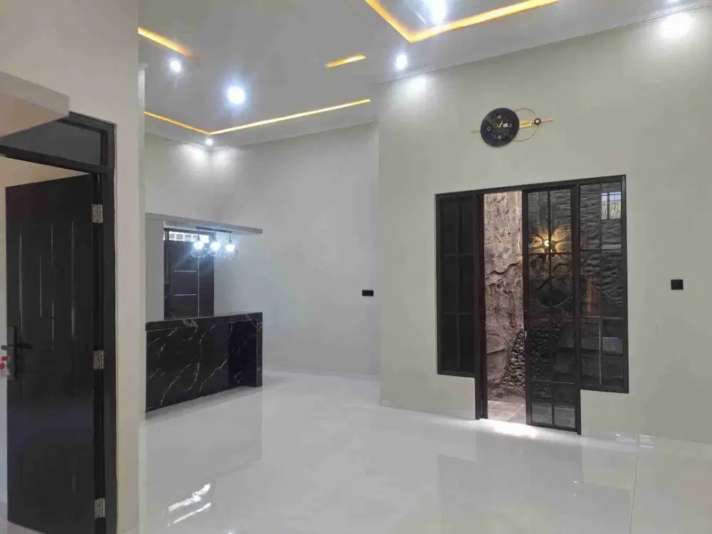 Dijual rumah kekinian posisi di hoek di Citra Indah City