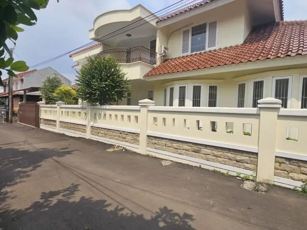 MURAH! BEST DEAL! NEGO - Rumah Cinere Dijual. Komplek Elite
