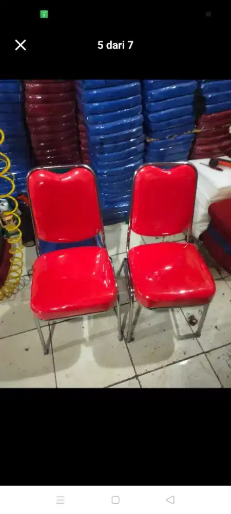 Kursi susun Futura