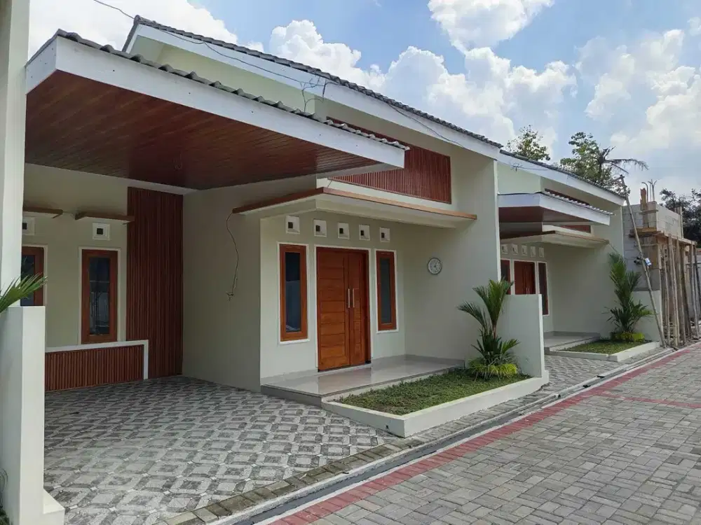 RUMAH CANTIK SIAP HUNI DEKAT JALAN JOGJA SOLO