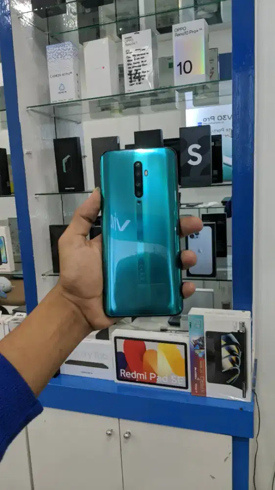Oppo Reno 2f (8/128) hp dan carger
