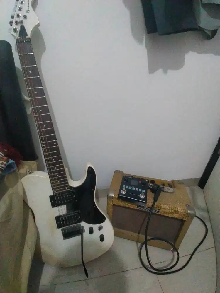 Satu set gitar cube dan efek gitar blackbox