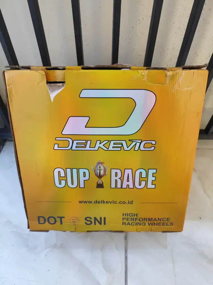 Velg Delkevic & VND piringan cakram