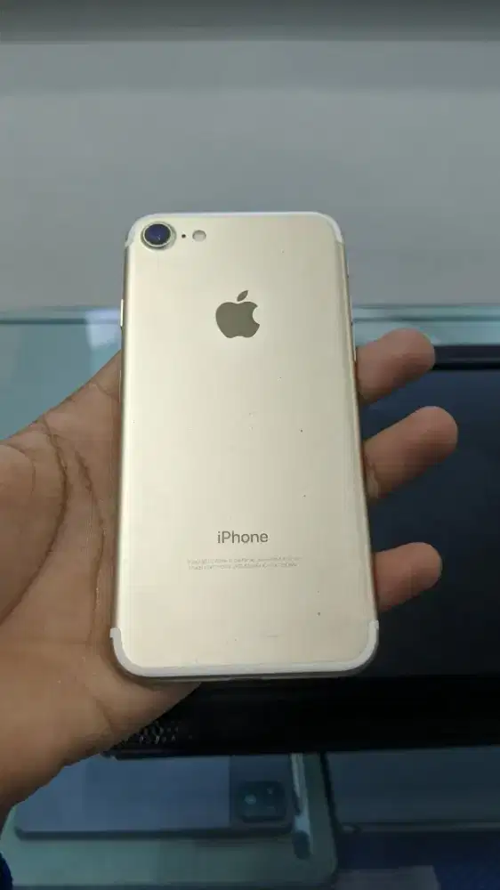 iPhone 7 (32Gb)