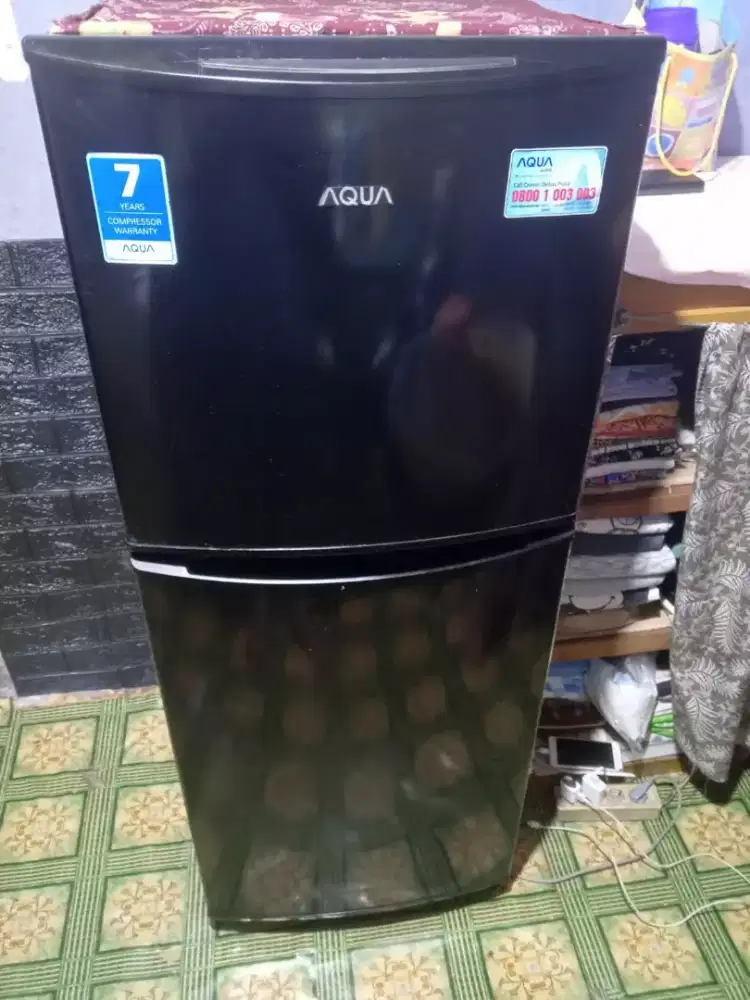 Kulkas 2 pintu Aqua normal,atas beku, bawah dingin, tinggal pakai,