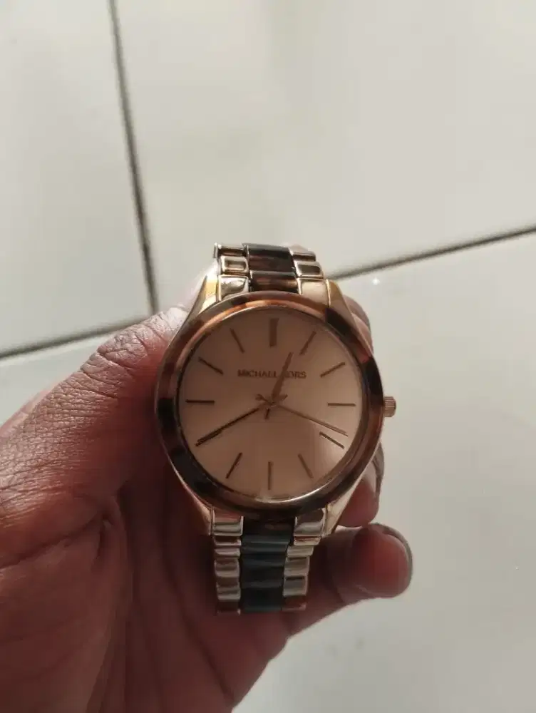 Michael kors jam tangan