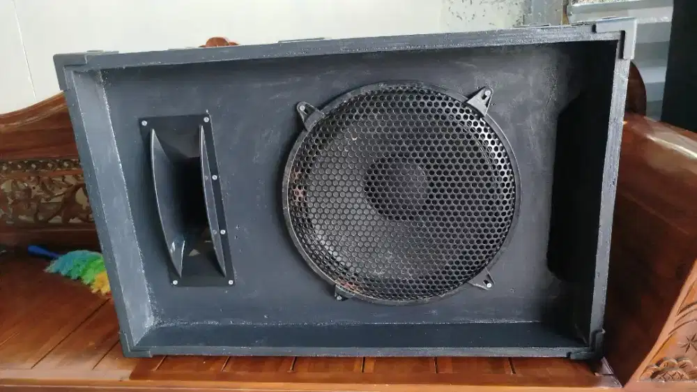 Di jual spiker pasif 15 inc sudah pakai speakon merk Amerikan boss
