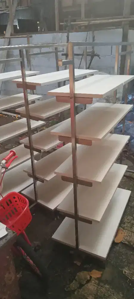 Rak bekas toko pakaian bahan stainless