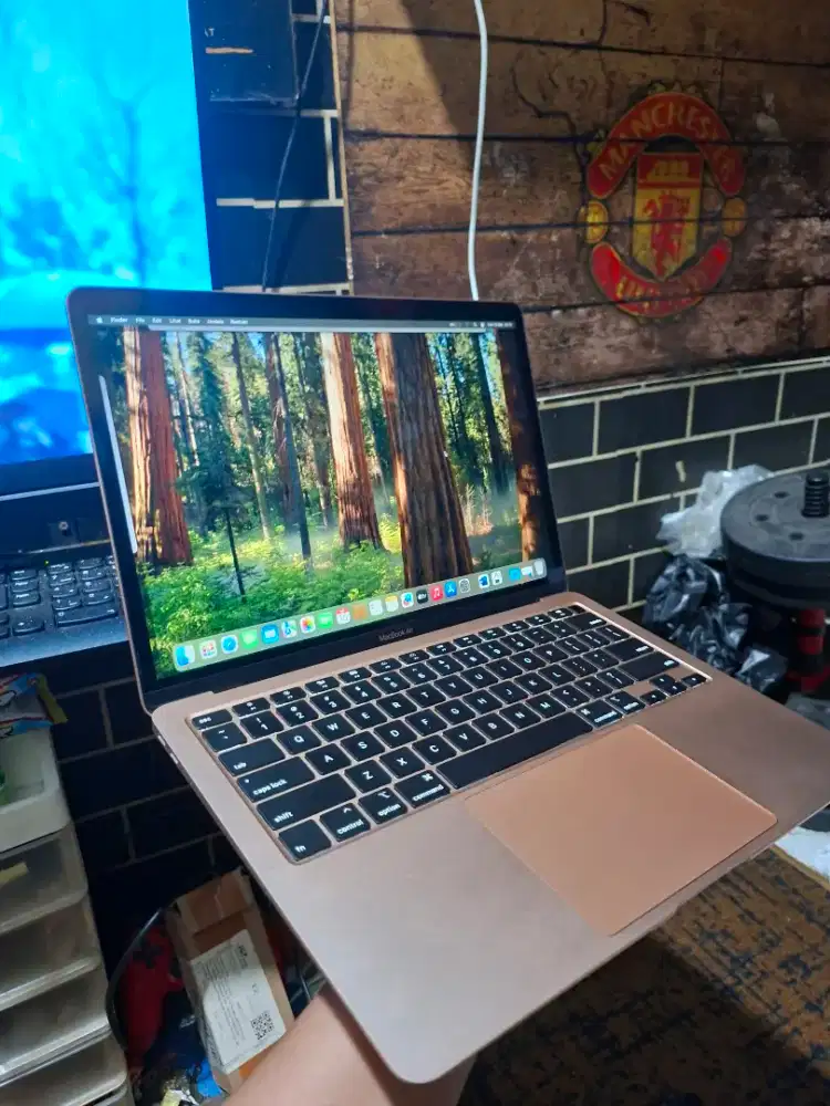 Macbook Air 2020 iBox 8/256Gb Normal Siap Pakai