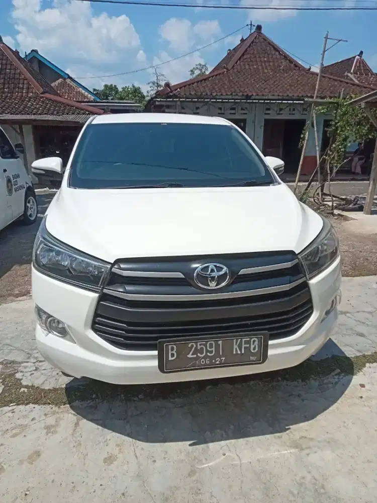 Dijual mobil innova bensin th 2017