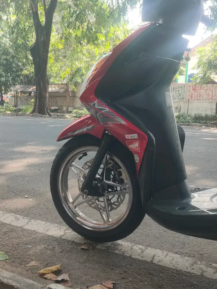 Velk Delkevic Xeon, Mio m3 dll matic 125