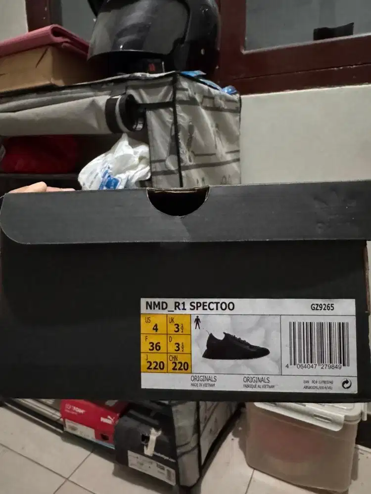 Sepatu bermerk Bagus