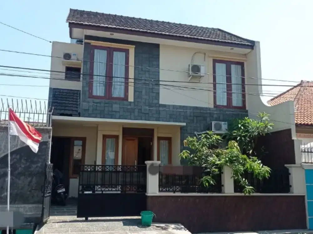 rumah 2 lantai siap huni dekat Klewer di Semanggi pasar Kliwon