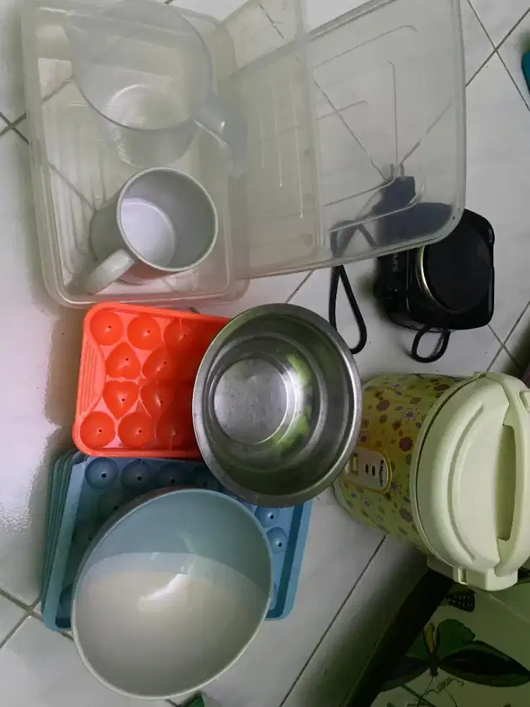 Perlengkapan dapur/masak magicom, kompor listrik, dan seperti di foto