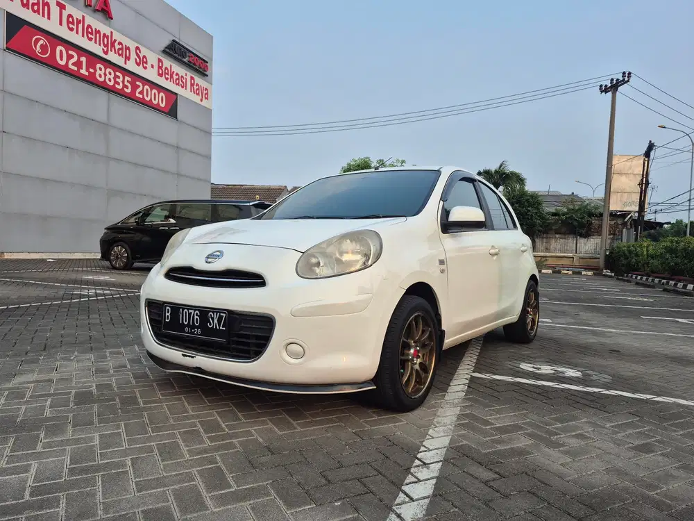 Nissan March 2010 Bensin