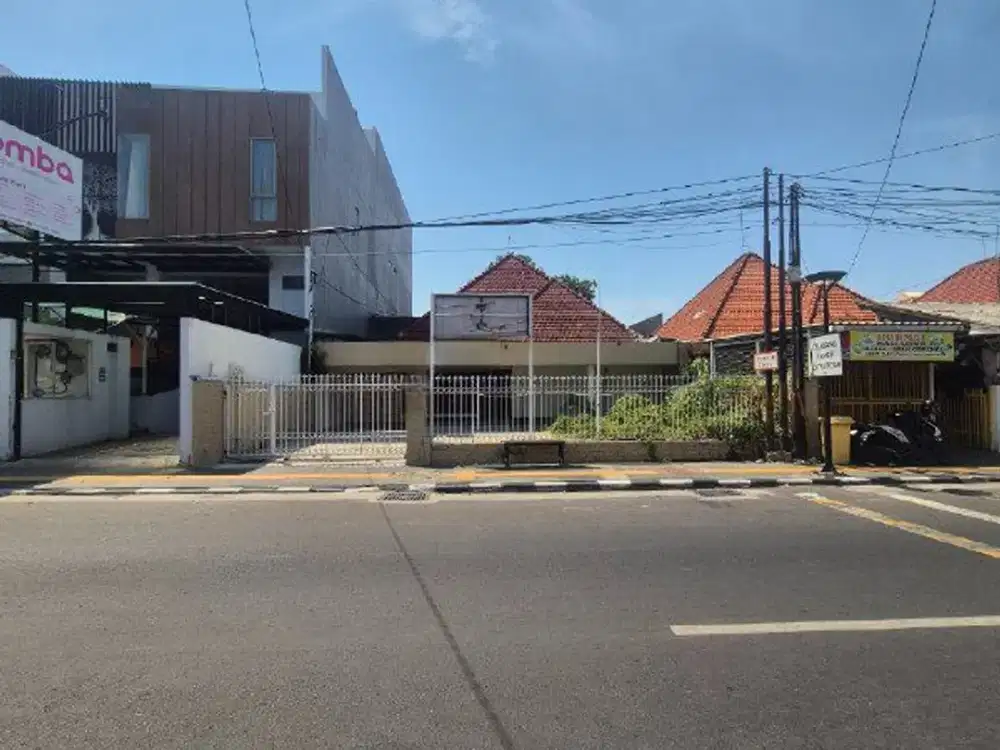 RUMAH USAHA JL CILIWUNG SURABAYA SEBELAH MAYJEND SUNGKONO DAN KEBUN  BINATANG SURABAYA  COCOK UNTUK RESTORAN, APOTIK, DSB