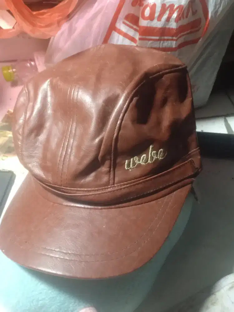 Topi pelukis webe