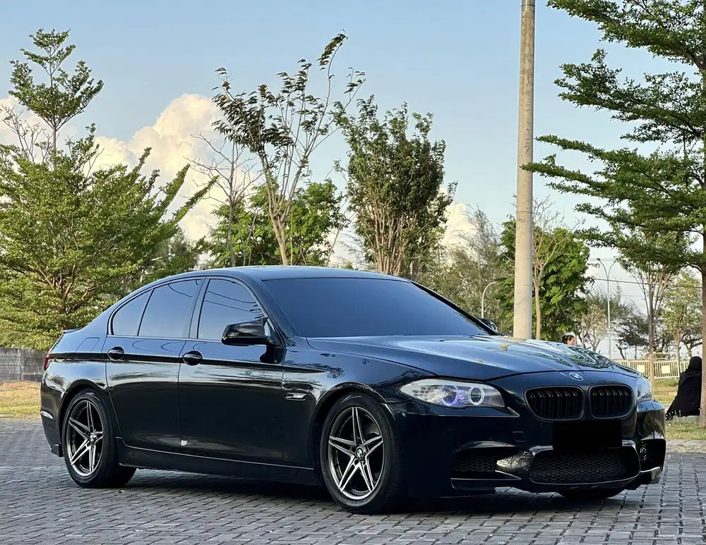 BMW 528i Executive Sunroof 2010
