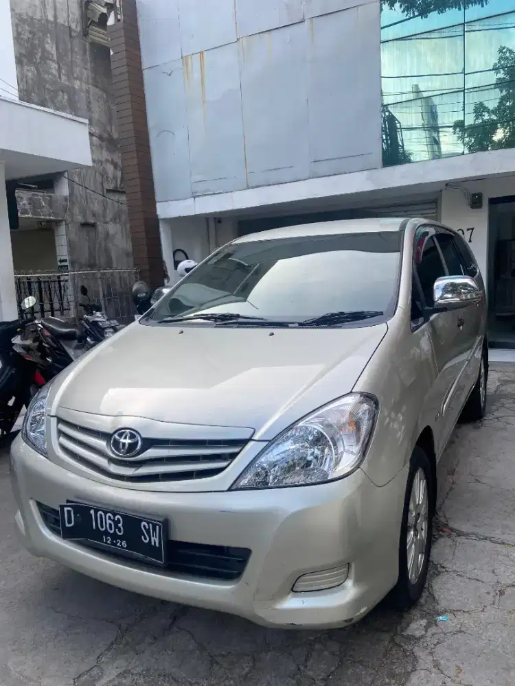 TOYOTA KIJANG INNOVA E MANUALDSL 2011