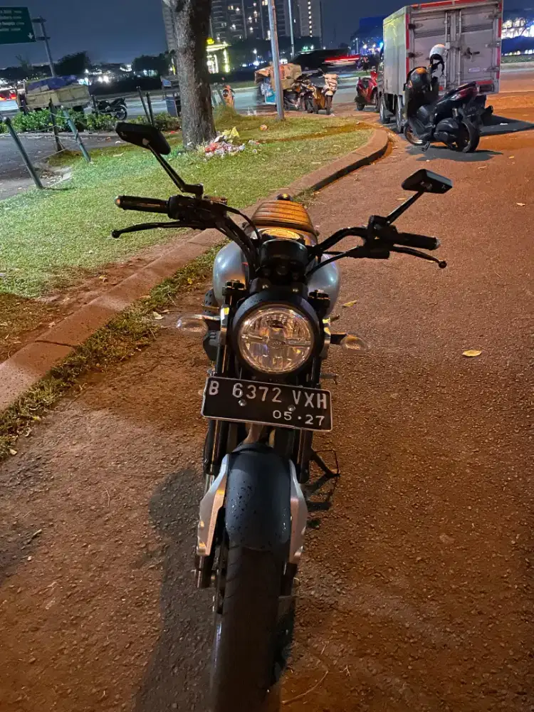 Yamaha XSR 155 Silver 2022