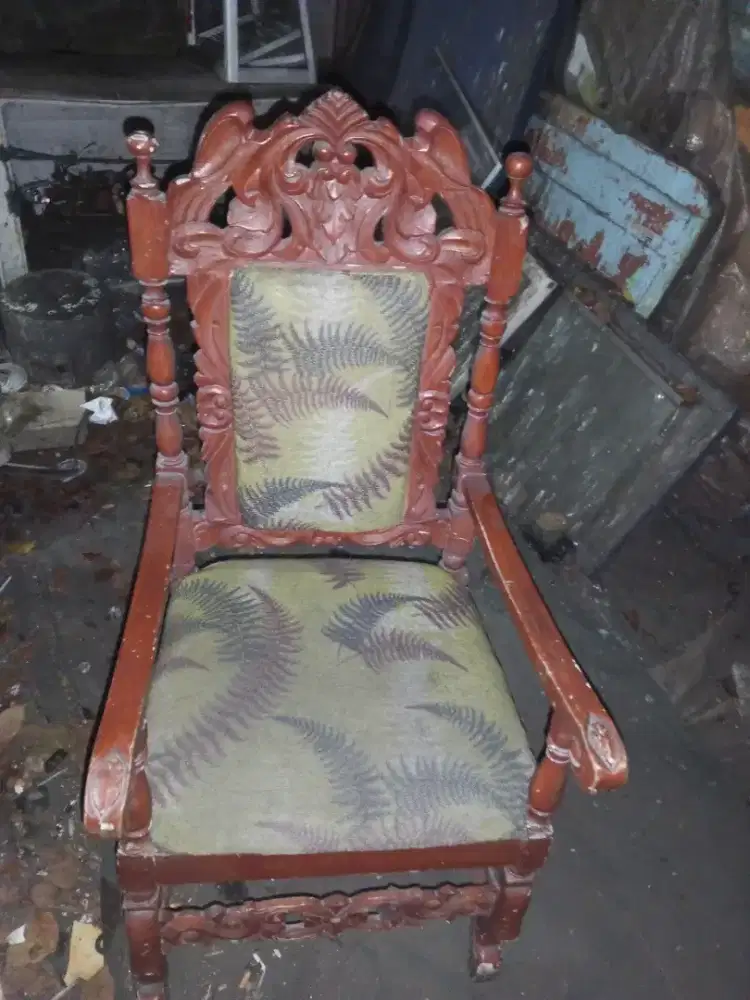 Bangku kayu ada 1 Rp.150rb, tinggal plitur ulang, sesuai foto