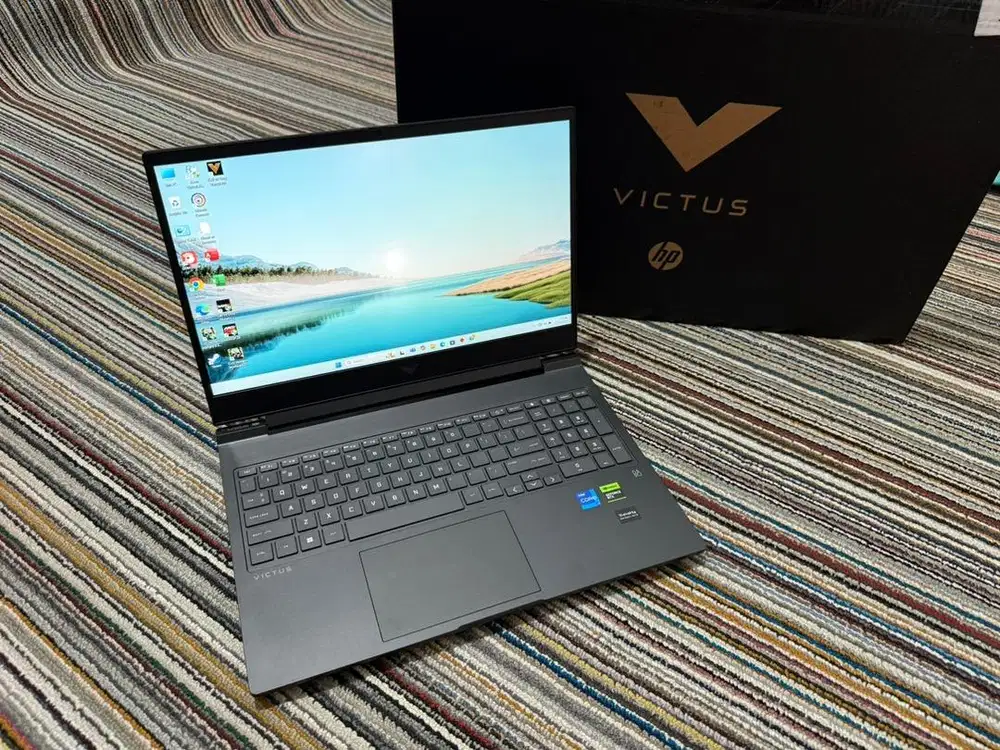 Hp victus 16 r0888tx core i7 13700h mulus 1000% seperti baru garansi
