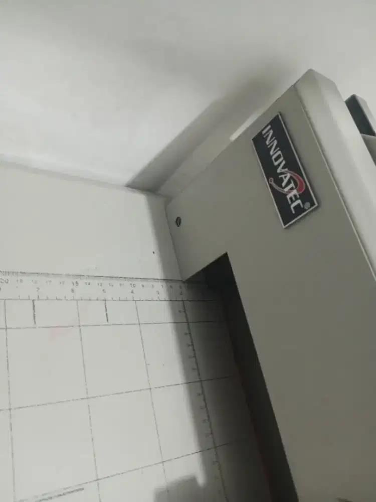 Pemotong kertas 1 rim