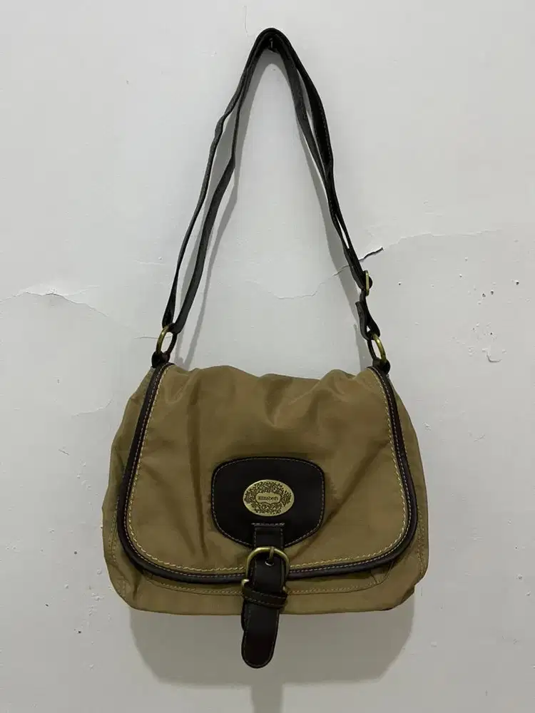 merk elizabeth warna coklat