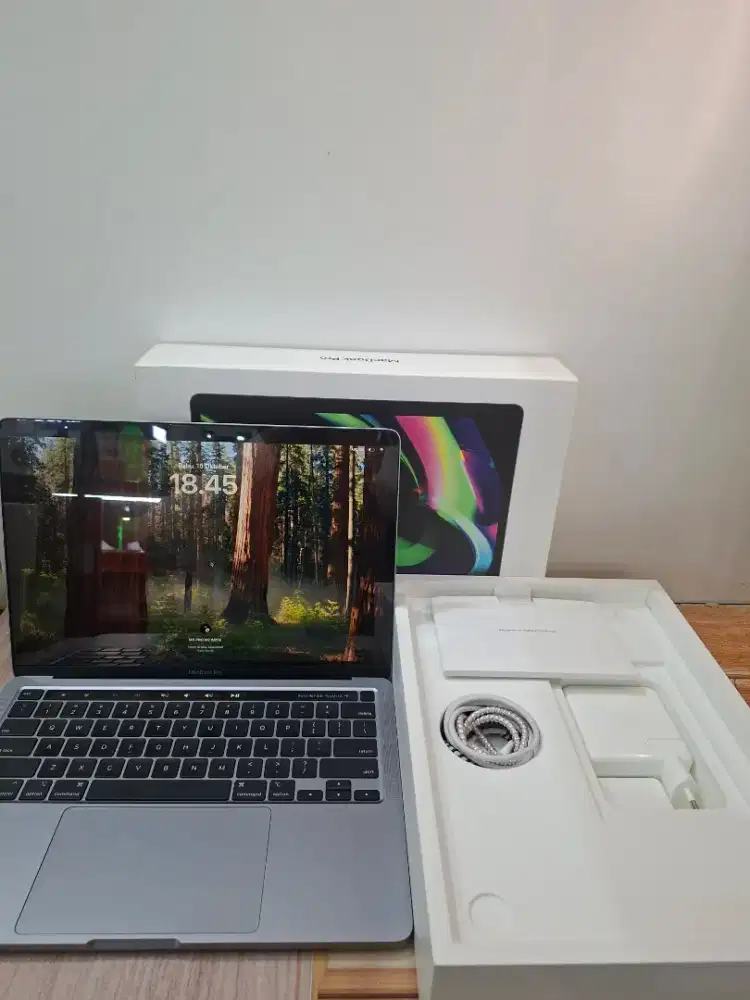 Macbook Pro M2 13inc 8/256 Gray Ibox
