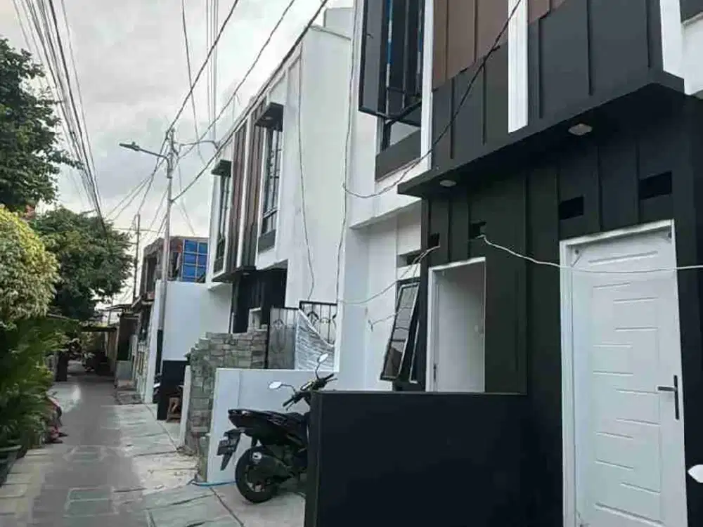 Rumah di jual 2 lantai dengan harga murah di Utan kayu Jakarta Timur
