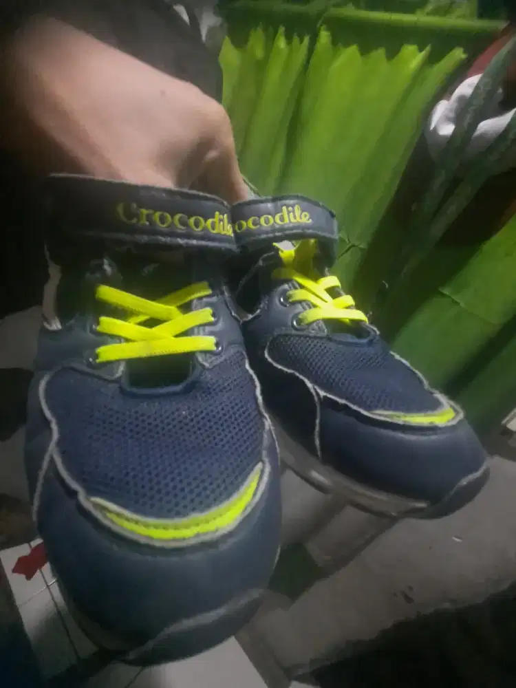 Sepatu crocodile anak2 harga baru 600 san